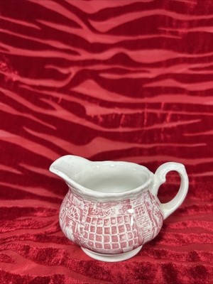 ROYAL TUDOR WARE Coaching Taverns Staffordshire England /Creamer
