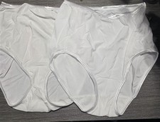NWOT Vanity Fair 6 Illumination Brief White 2pr 13109 Underwear 131471