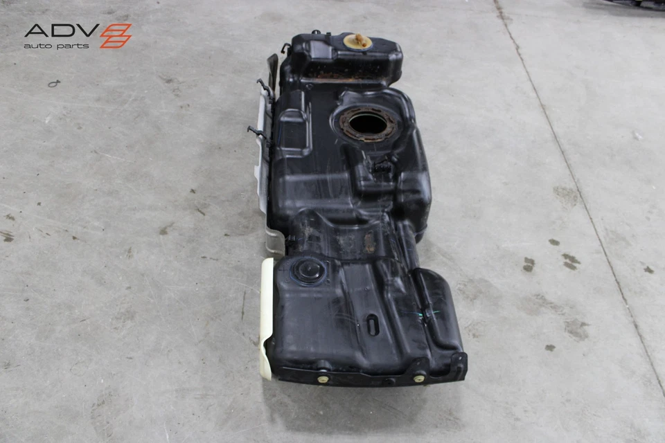 2015 - 2020 CHEVROLET TAHOE FUEL GAS TANK RESERVOIR W/ HEAT SHIELD OEM - Image 4 of 4