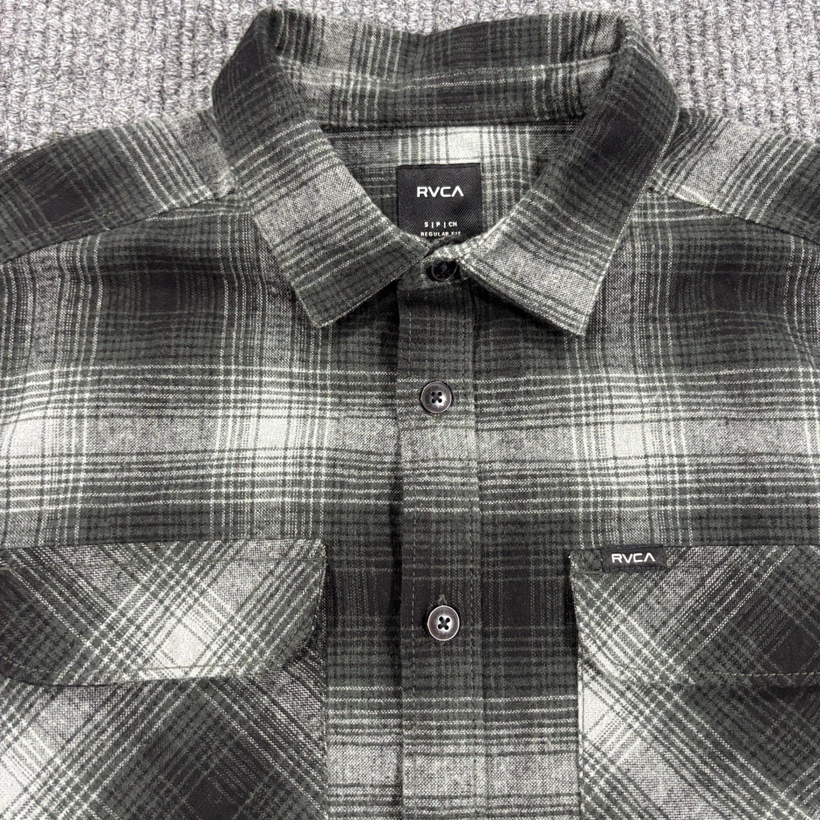 RVCA Flannel Shirt Men Small Black White Plaid Button Down AVYWT00169