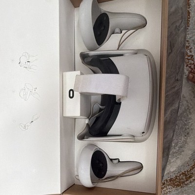 Meta Quest 2 Standalone VR Headset 90Hz 96° FOV w/ Touch Controllers White
