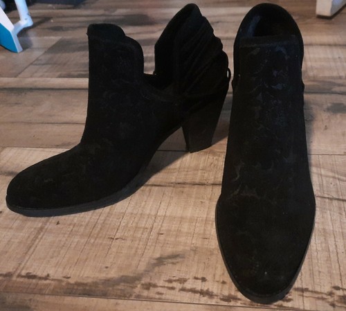 yellow box black boots