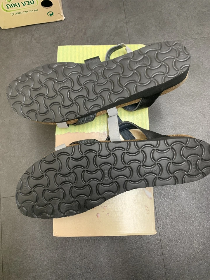 Naot Roxanna Black Stretch/Light Grey Slide Sandal Women's size 42 Black - Image 4 of 4