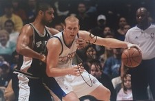 12) Chris Kaman signiert Basketball NBA Foto Unterschrift Autogramm signed