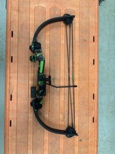 Barnett Tomcat Compound Bow Green Black Youth Right Hand Target