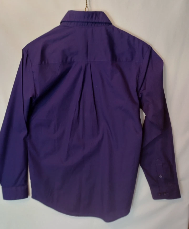 Camisa de vestir IZOD TALLA 16 para niños, púrpura oscuro, nueva con etiquetas, fácil cuidado etiquetada $30 Foto 2 de 2