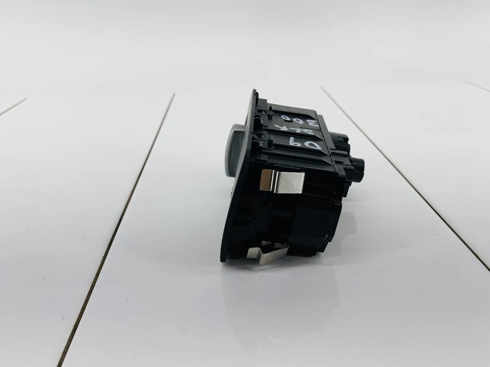 09-11 MERCEDES BENZ SLK300 LEFT DASHBOARD HEADLIGHT SWITCH CONTROL PANEL OEM - Image 3 of 4