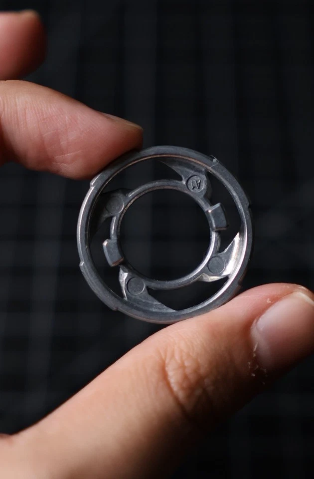 Beyblade Burst B-187 V Gear SOLO Takara Tomy #2 A Foto 2 de 3