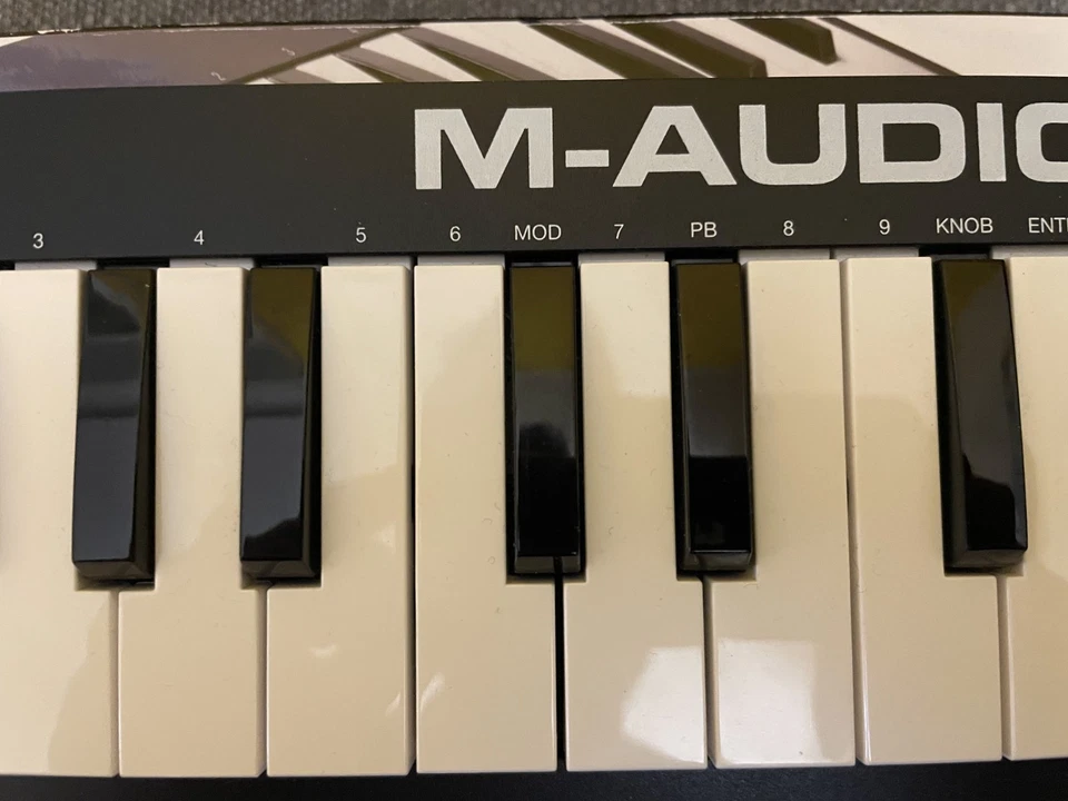 M-Audio Keystation Mini 32 MK3 – Perfetta, Completa di Scatola, Cavo e Scontrino - Immagine 3 di 4