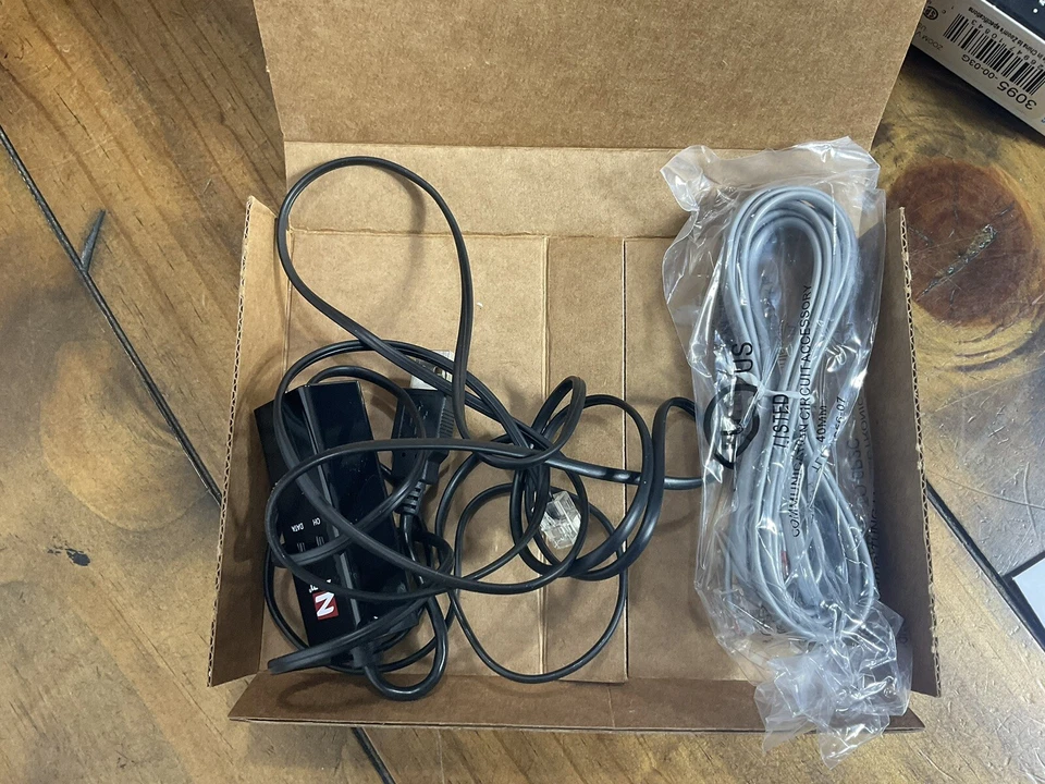 Zoom 56K Dial-up USB Modem for Windows, Macintosh, & Linux Model 3095 - Image 4 of 4