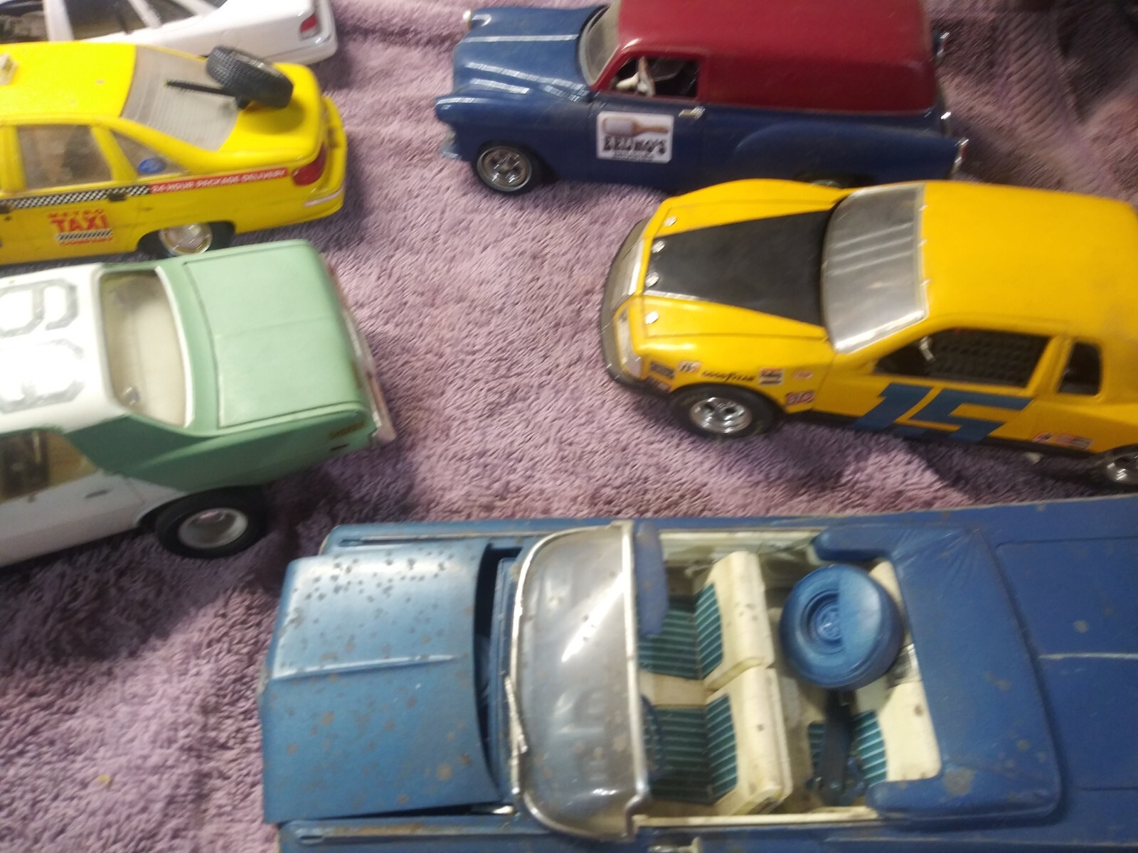 1/25th scale Model Car junkyard consisting of 11 models in various