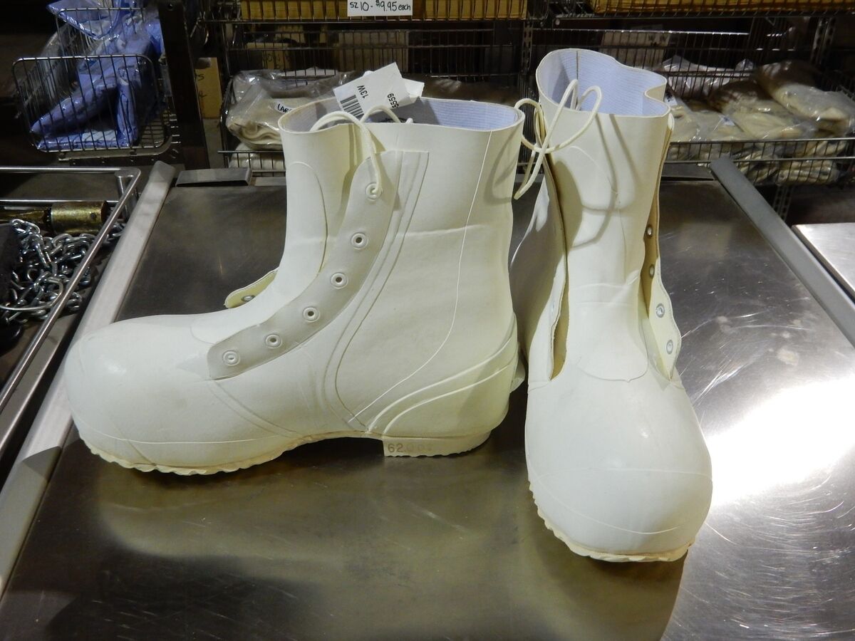 U.S. MILITARY MICKEY MOUSE Extreme Cold Temp Boots, WHITE U.S. MILITARY MICKEY MOUSE Extreme Cold Temp Boots, WHITE