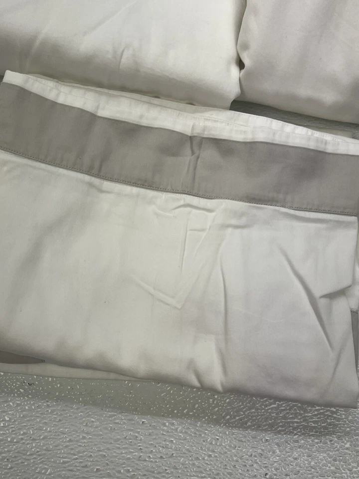 Frette Flying 4pc Queen Sheet Set White/Grey Preowned W/defects - Image 2 of 4