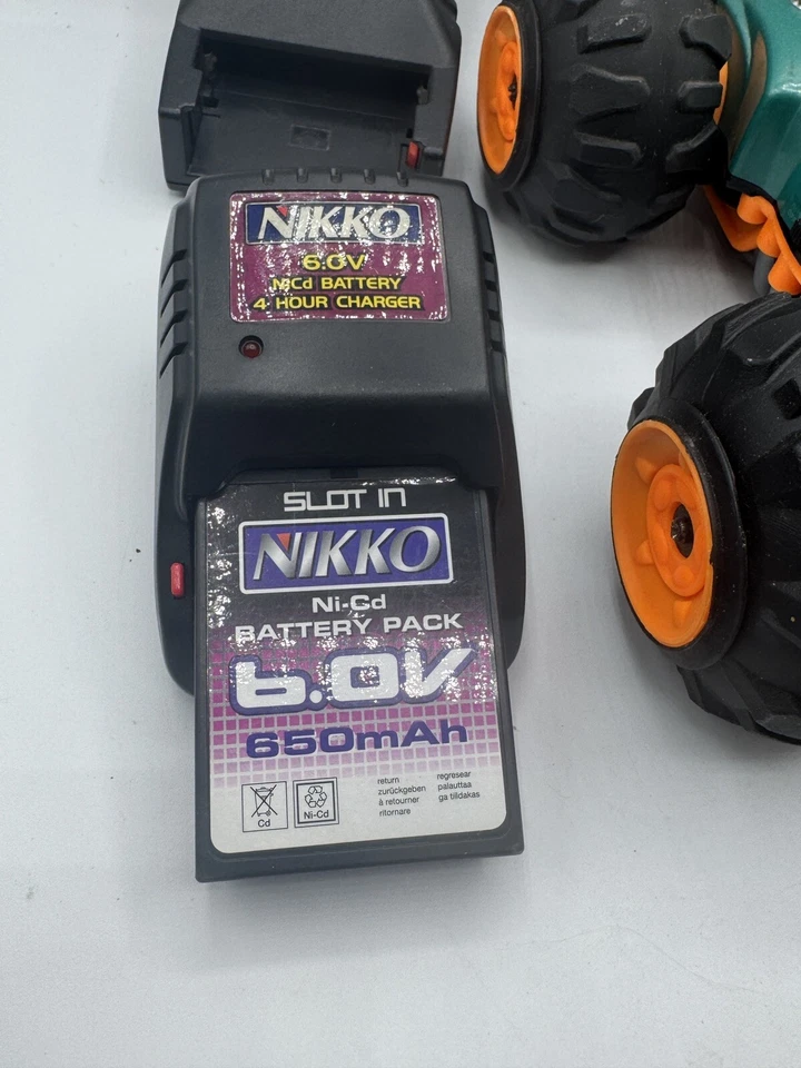 Vtg 1995 Kenner Tyco Ricochet 6v RC Stunt Car PARTs/Untested W/ Batteries - Image 2 of 4