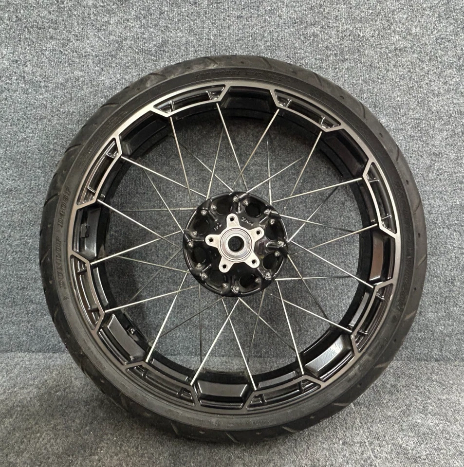 OEM HARLEY 09-26 CVO Touring 21” Front 18" Rear Cast Laced Spoke Wheels & Tires Foto 4 de 4