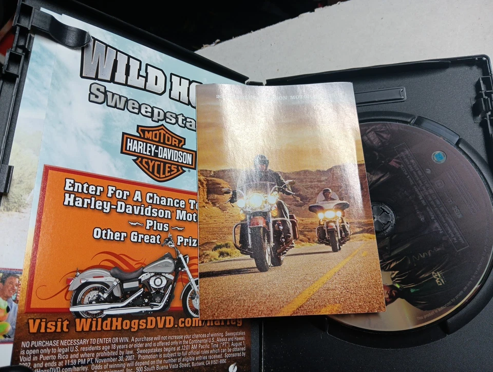 Wild Hogs (DVD, 2007) W Slipcover, Bonus Features, Like New Disc - Image 3 of 4