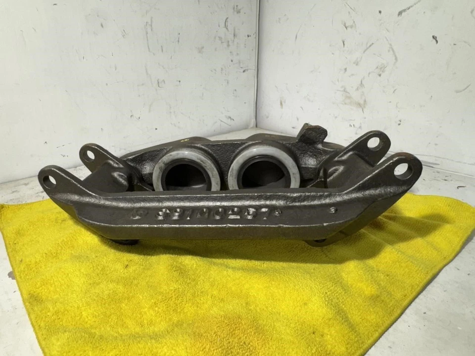 Pinza de freno de disco delantera izquierda conductor Ford F-150 F150 1976-1979 Foto 4 de 4