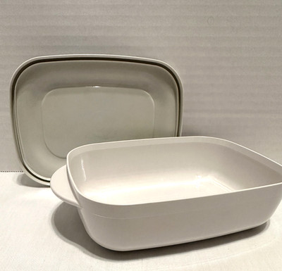 Vintage Tupperware Microwave Mini Casserole Beige With Flexible Lid RARE