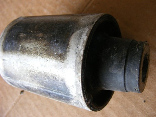 Yamaha Outboard F350-300 HP 6AW-44555 Mount Damper Lower Side - Picture 3 of 10