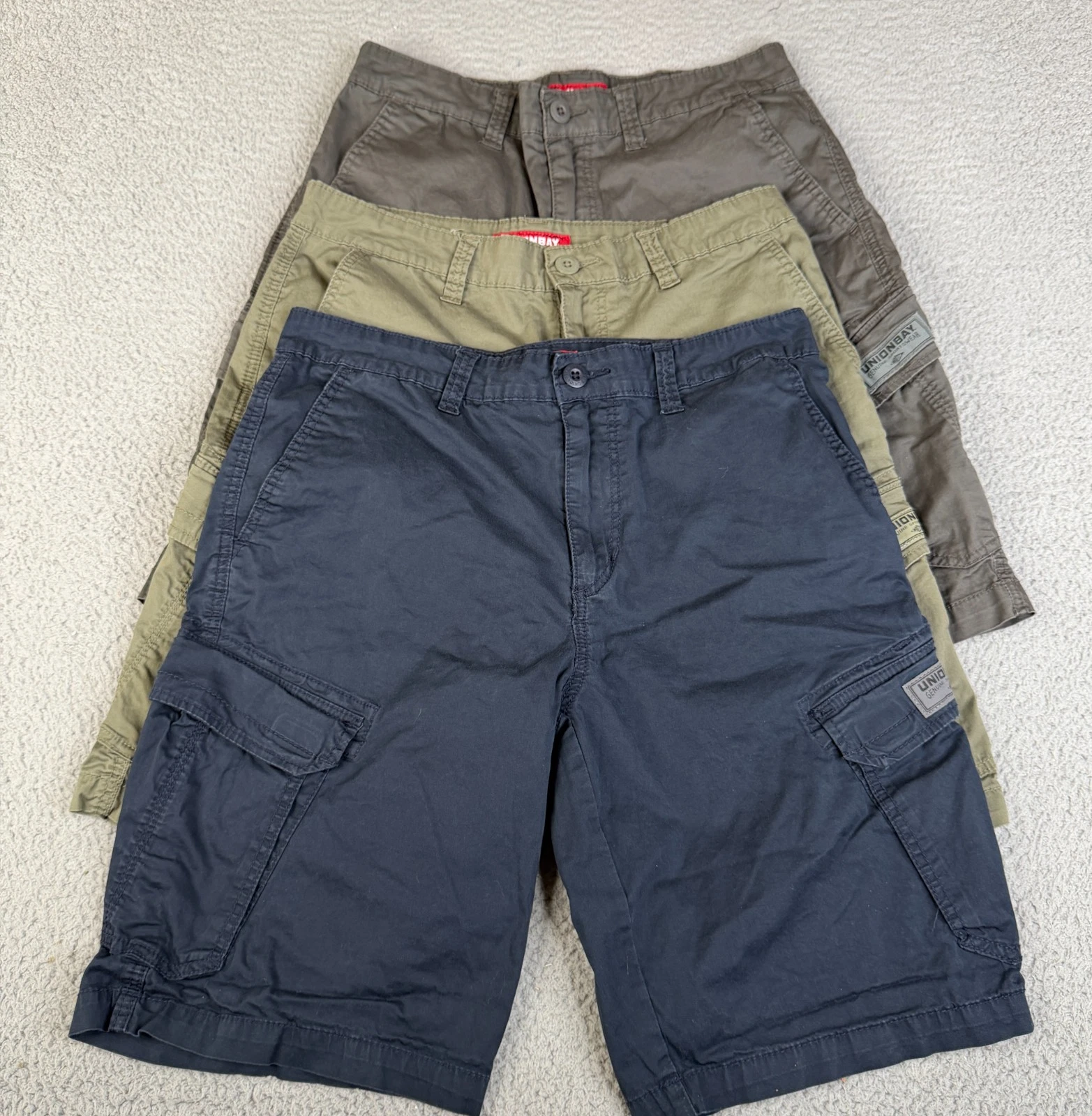 Lot of 3 Unionbay Cargo Shorts Mens 34 Green Blue Gray Khaki Stretch Hiking Work
Opens in a new wind