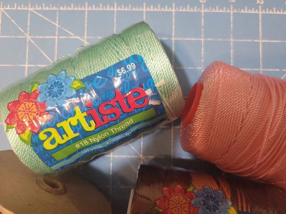 Hilo de nailon Omega And Artiste Foto 2 de 4