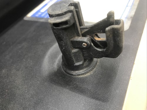 1973-1987 CHEVROLET GMC TRUCK SUBURBAN BLAZER GLOVE BOX DOOR W/ Latch TAN OEM - Picture 9 of 13