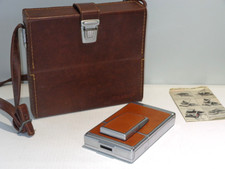 Vintage 1970s Polaroid SX-70 Folding Land Instant Camera w/ Brown Leather Case
