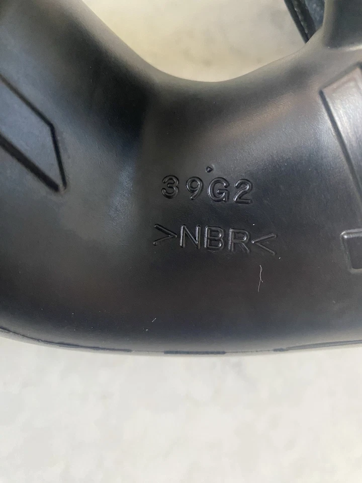 2010 Suzuki Boulevard C50 / C50T Air Cleaner Outlet Tube 39G2 - image 3 of 4