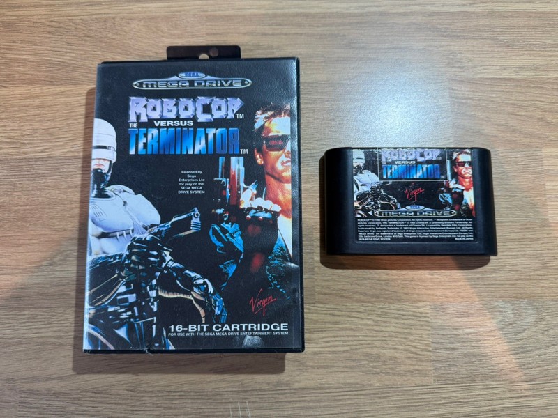 BOXED Sega Mega Drive Game: Robocop vs The Terminator