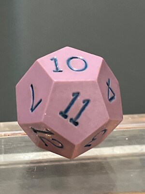 Vintage Gamescience light purple w/ blue d12 rpg ad&d dice 120723@