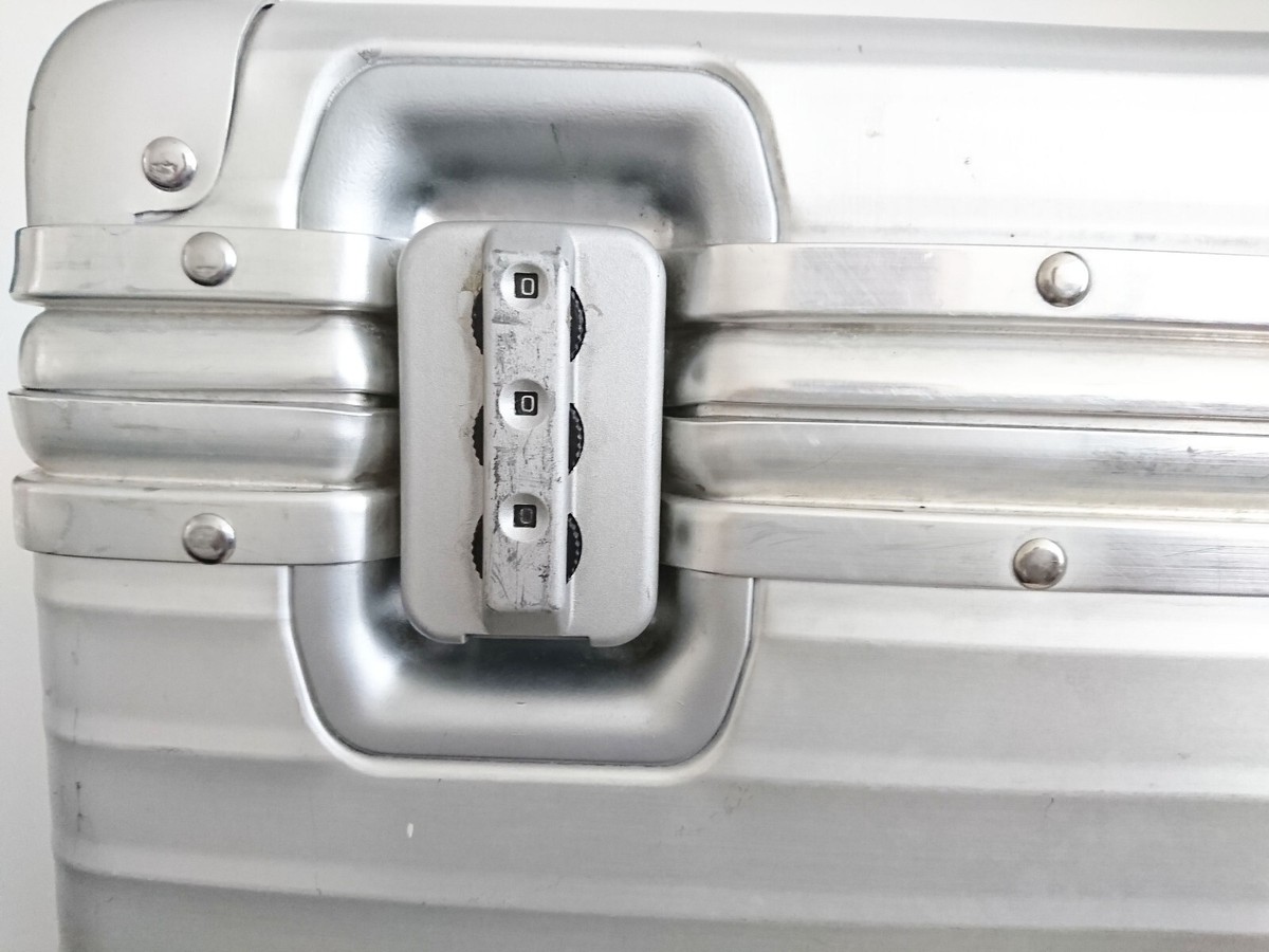 Lufthansa Leica Rimowa 940.31 Topaz Silver Aluminum Case | eBay Lufthansa Leica Rimowa 940.31 Topaz Silver Aluminum Case | eBay