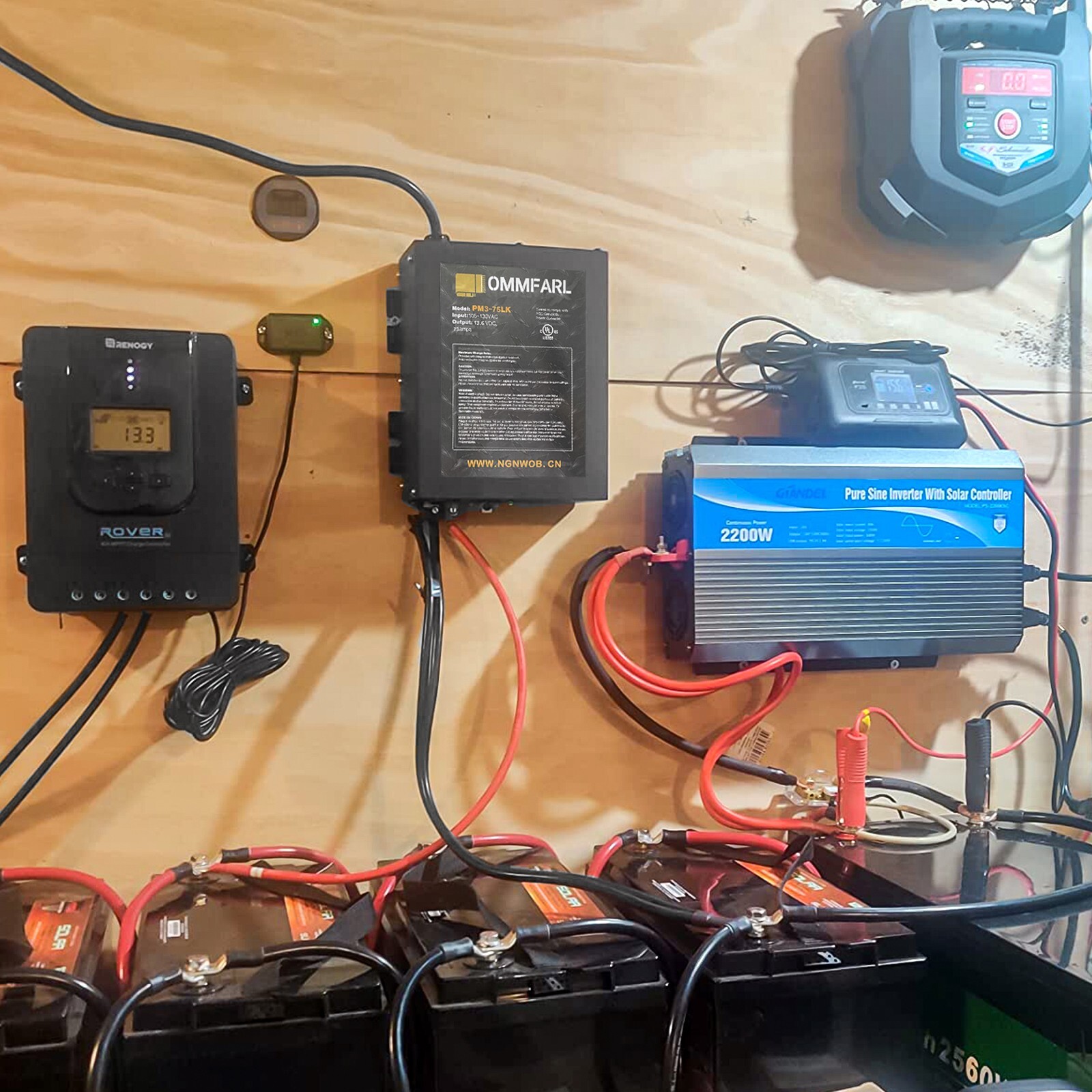 100 Amp Power Converter with Builtin 3 Stage Battery Charger 110VAC to