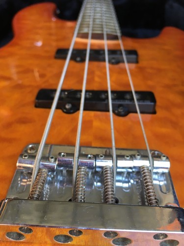 Fender Deluxe Jazz Bass, 24 Fret Rosewood Neck, Quilted Maple Sunburst Orange - Picture 13 of 13