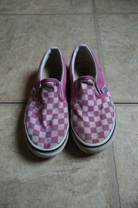 kids pink checkered vans