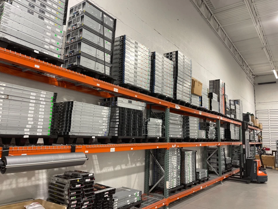 Lenovo HX5520 12LFF 2x Gold 5118 2.3GHz =24 Cores 128GB 430-16i  2xSFP+ - Image 4 of 4