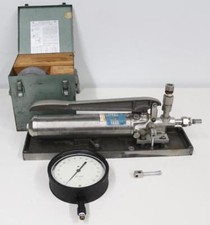 Ametek, Ashcroft T, 1305 B10 Model Dead Weight ester w/ , 200-1000 Range Weights