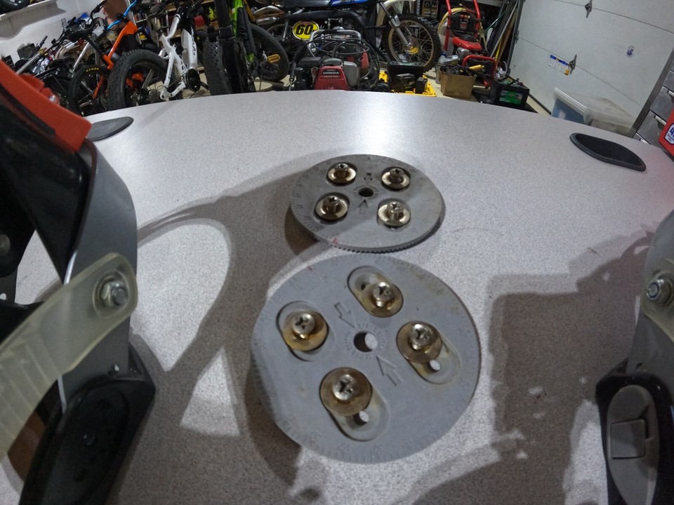 Kingpin snowboard bindings with plates size LG / XL eBay