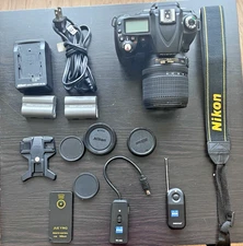 Nikon D90 Digital SLR Camera with AF-S Nikkor 18-105mm Lens - SEE DESCRIPTION