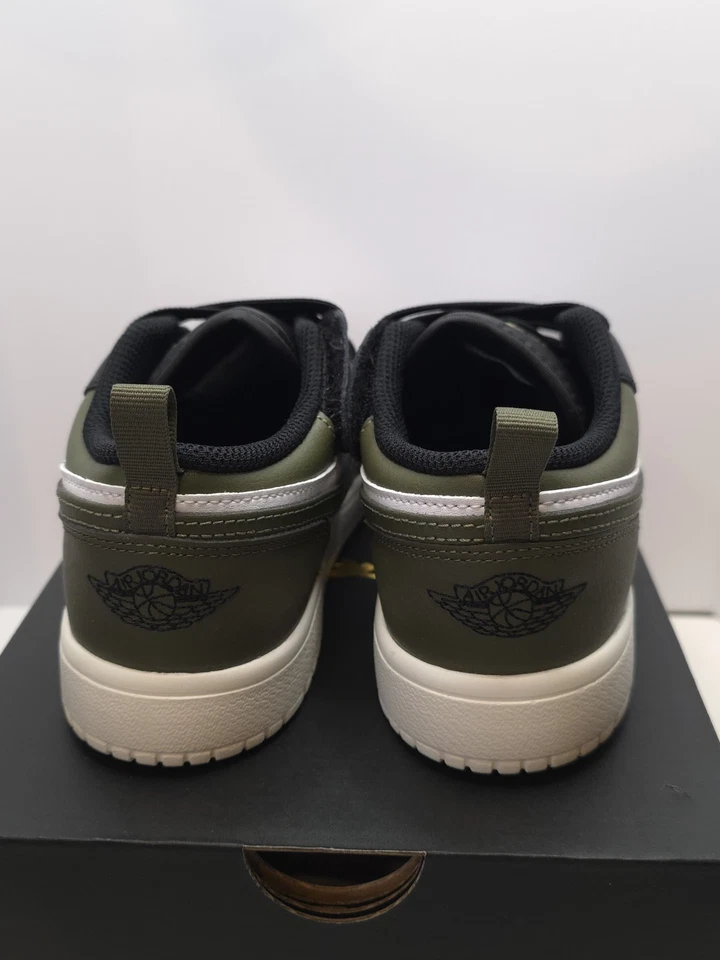 Zapatos Air Jordan 1 Low ALT (PS) para niños talla 3Y negro blanco medio oliva DR9748-092 Foto 4 de 4