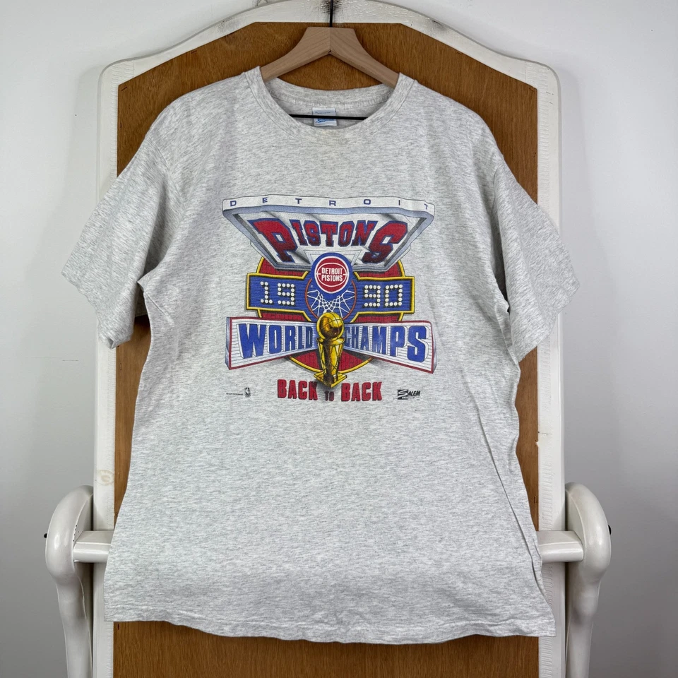 Camisa De Colección Detroit Pistons Para Hombres XL Gris Puntada Única Años 90 Campeones del Mundo Salem Foto 2 de 4