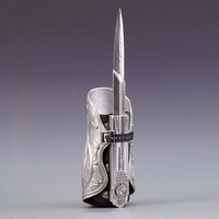 Hidden Blade Boxed NECA Cosplay Assassin's Creed: Brotherhood1:1Model UK