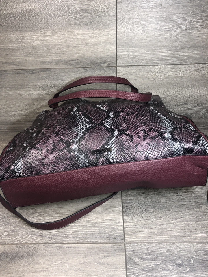 Сумочка Vince Camuto черная мягкая гладкая шагреневая кожа B000208 - Изображение 4 из 4