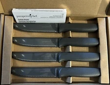 New Pampered Chef Coated Steak Knife Set 100750 4 Knives with Covers Serrated