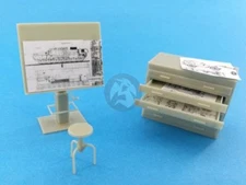 Resicast 1/35 Drawing Table wtih Stool and Multi Drawer File Cabinet WWII 352409