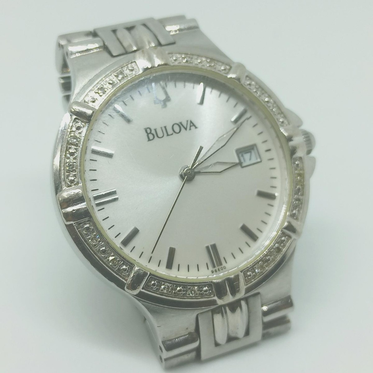 BULOVA (runs great) 96E00 Diamond Bezel Stainless Steel 35.0 BULOVA (runs great) 96E00 Diamond Bezel Stainless Steel 35.0
