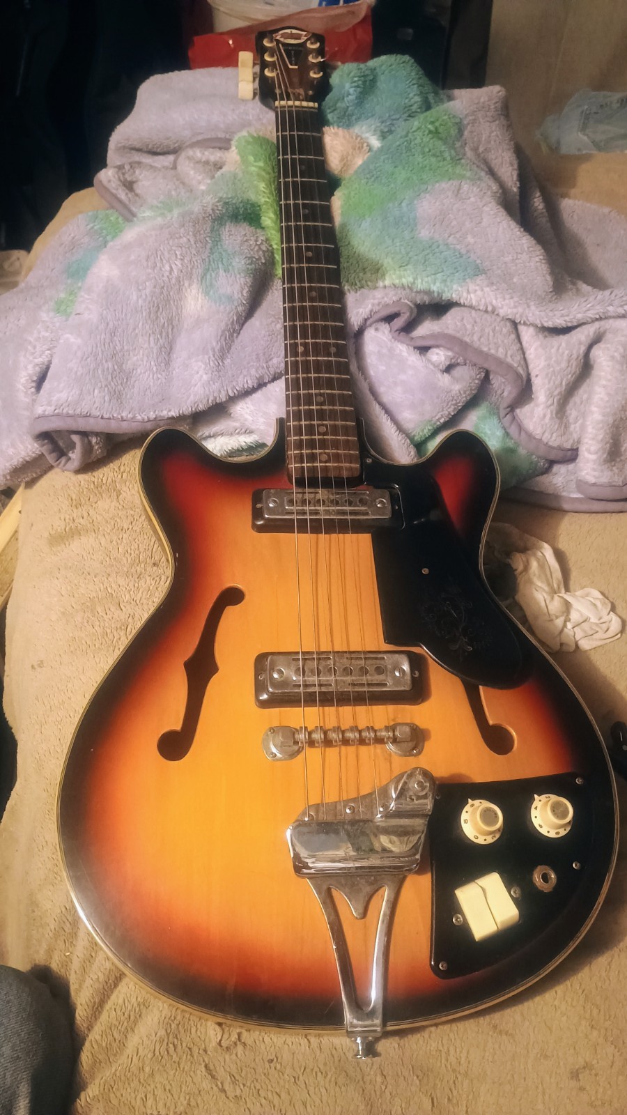 1977 Gibson Semi-Hollow Electric Guitar Sunburst Dual Pickups Tremolo 6 String