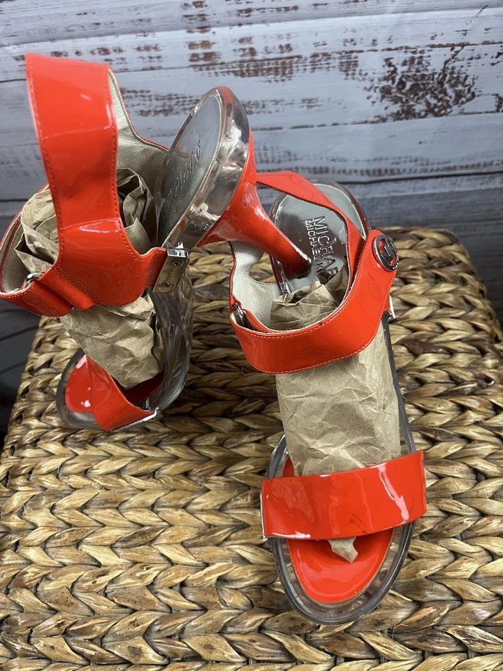 MK Michael Kors Sandalia de Cuero Tacones Talla 8.5M Suela de Goma Roja Foto 2 de 4