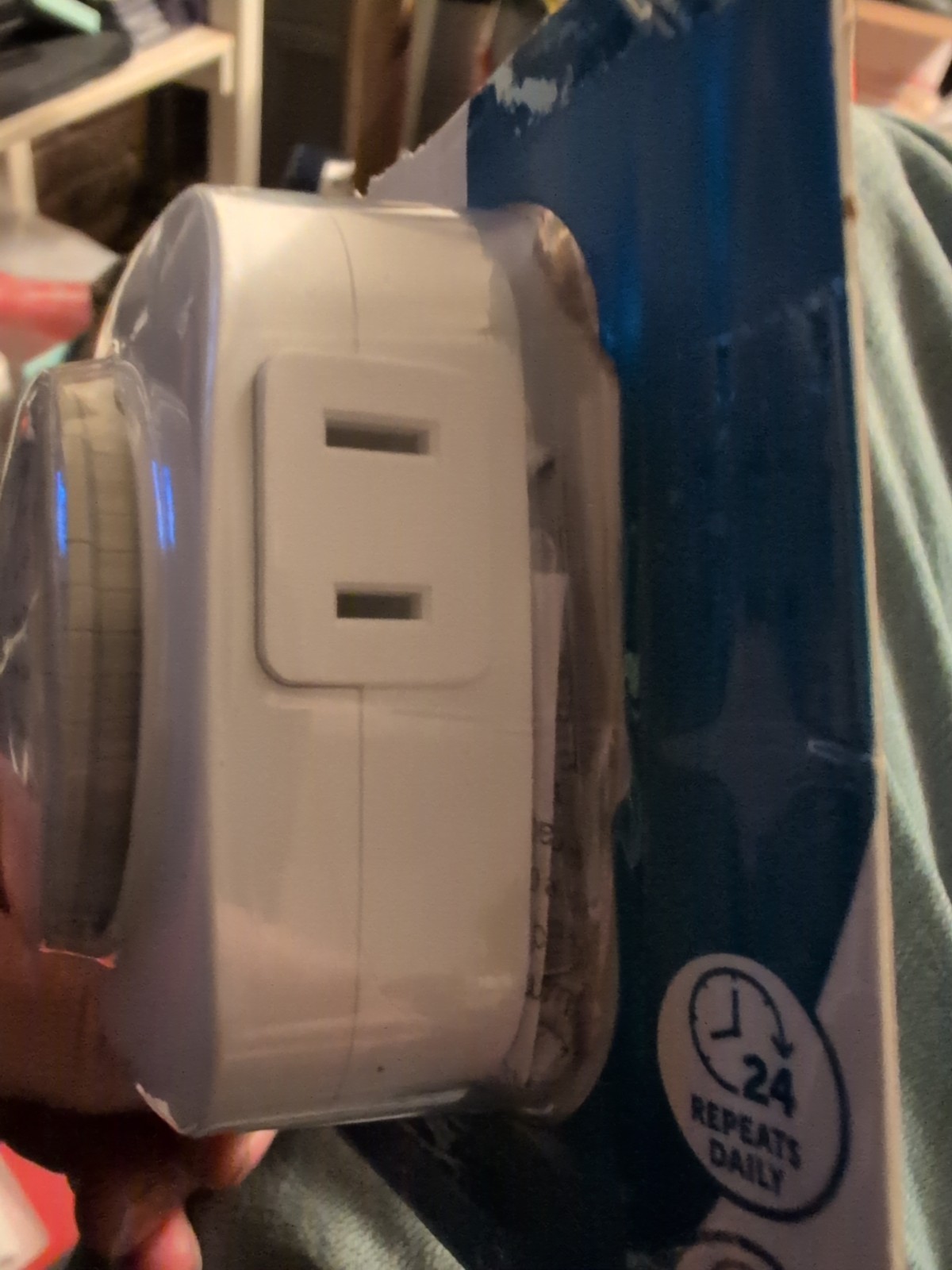  Utilitech Indoor 24 Hour Plug In Timer 