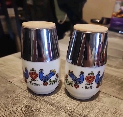 Vintage Gemco Milk Glass Salt & Pepper Shakers Blue Birds Festival