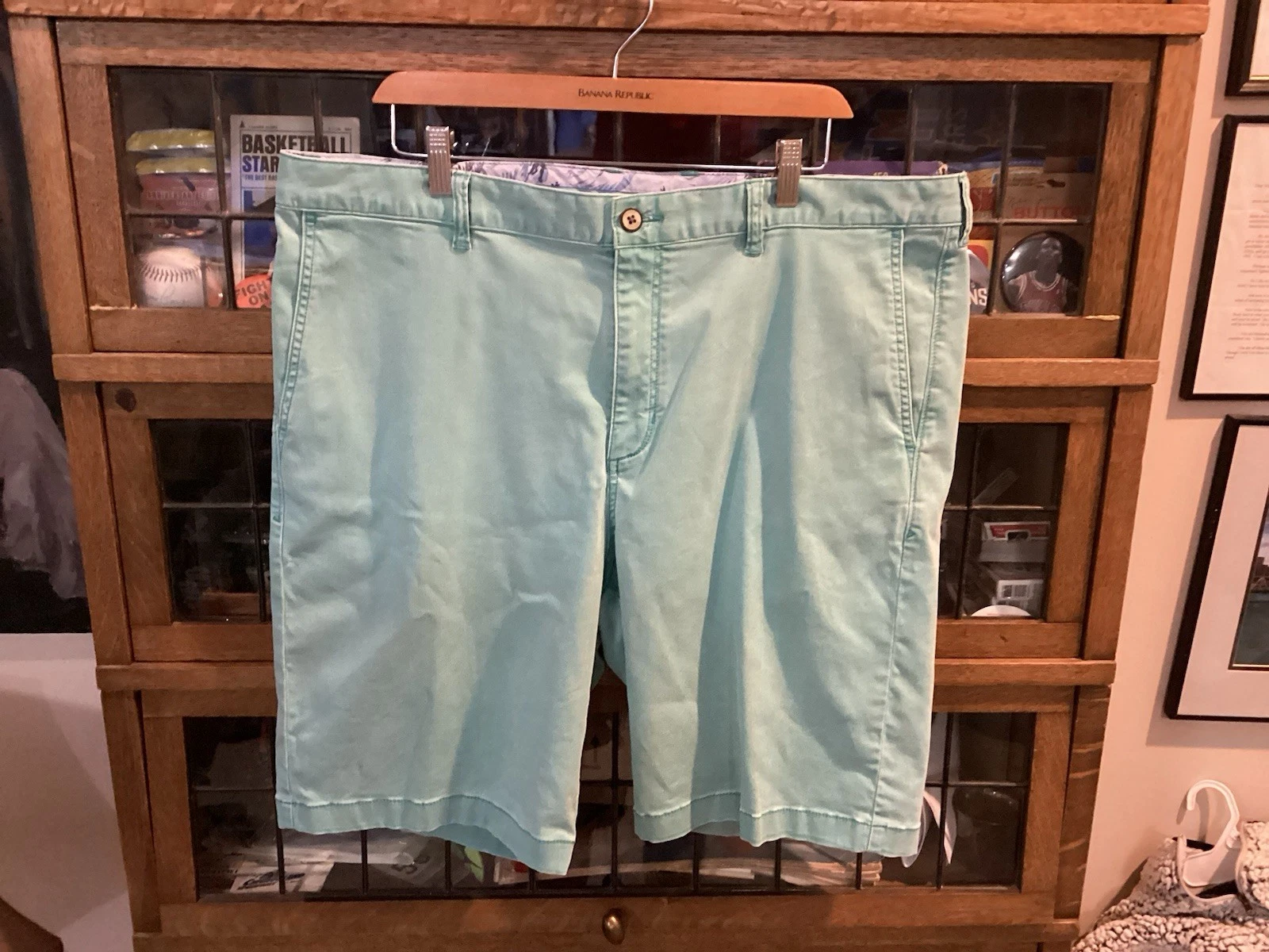 TOMMY BAHAMA Light Green BORACAY 10" Inseam Chino Performance Shorts SZ 40 -Cool